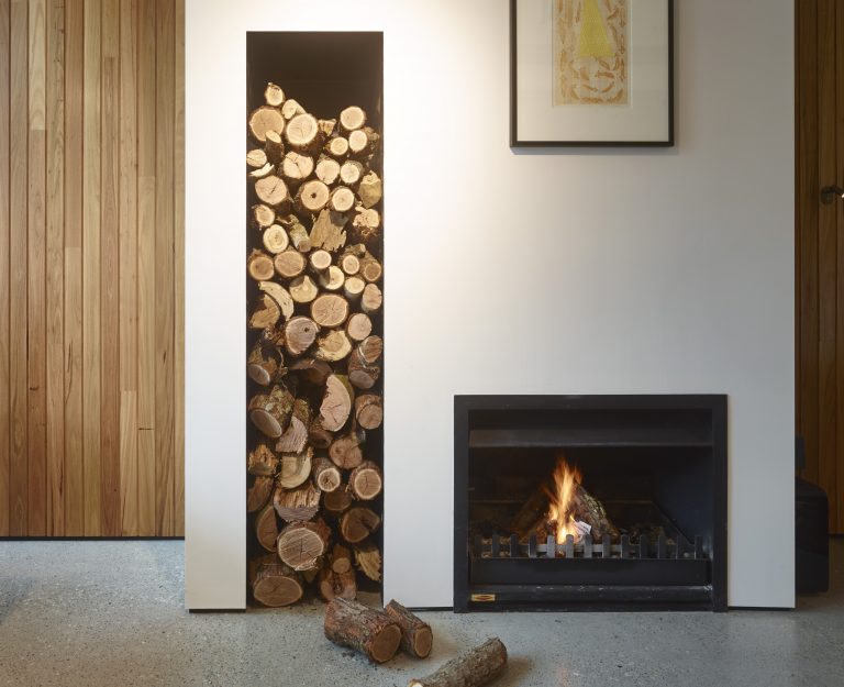 In wood configuration, the Jetmaster Universal Insert is brilliantly efficient with a slower burn rate.